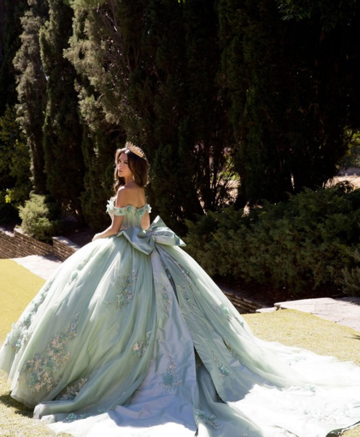 QUINCEAÑERA COLLECTION